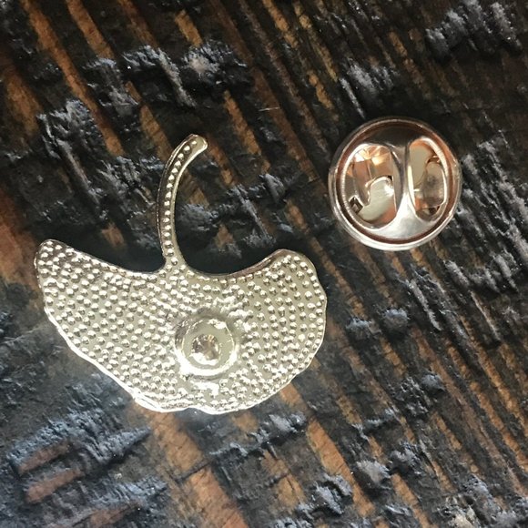 Gingko Leaf Gold on Gold Pin Brooch NEW! 1114 - Picture 3 of 5